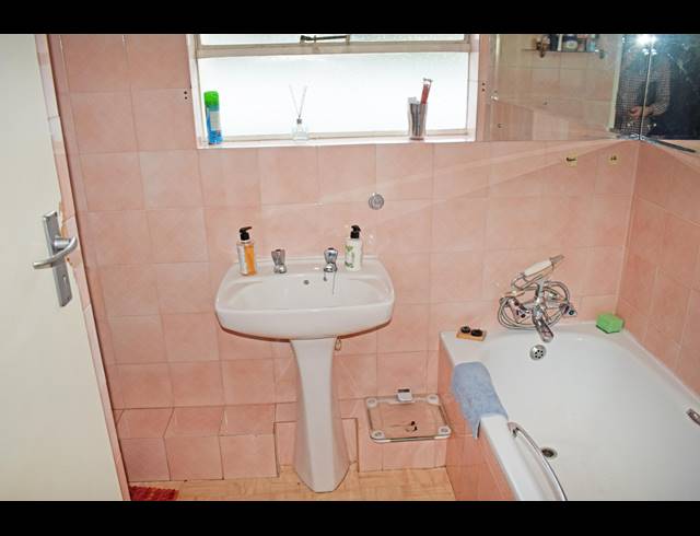 2 BEDROOM TOWNHOUSE FOR SALE IN KEW
